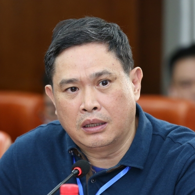 羅豐年-上海和平眼科醫(yī) 院眼表病?？浦魅巍?主任醫(yī)師